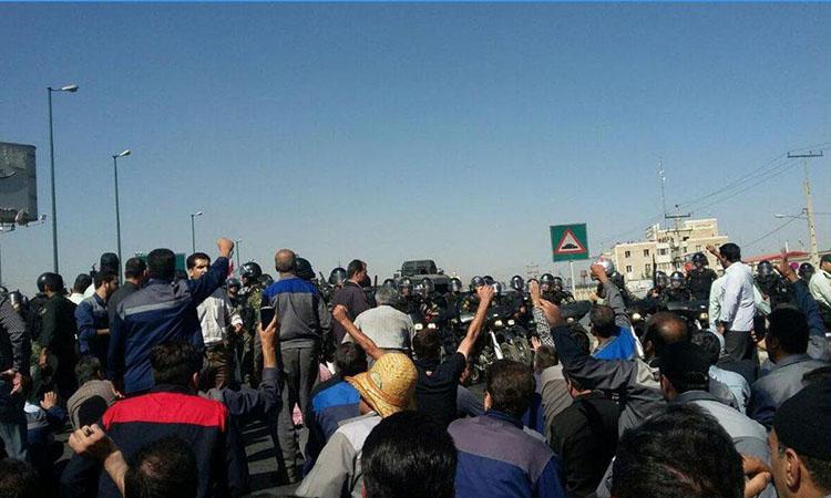 ifmat - Peacefully protesters beaten and arrested by police in Iran