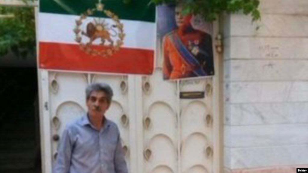 ifmat - Iranian man arrested for using monarchy flag