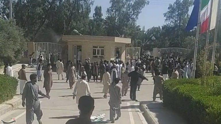 ifmat - Pakistan Baluchis protest Iranian treatment of ethnic brethren after border shootings