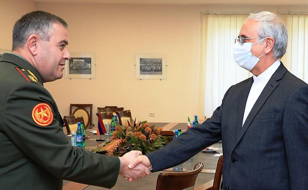 ifmat - Armenia and Iran discuss defense cooperation