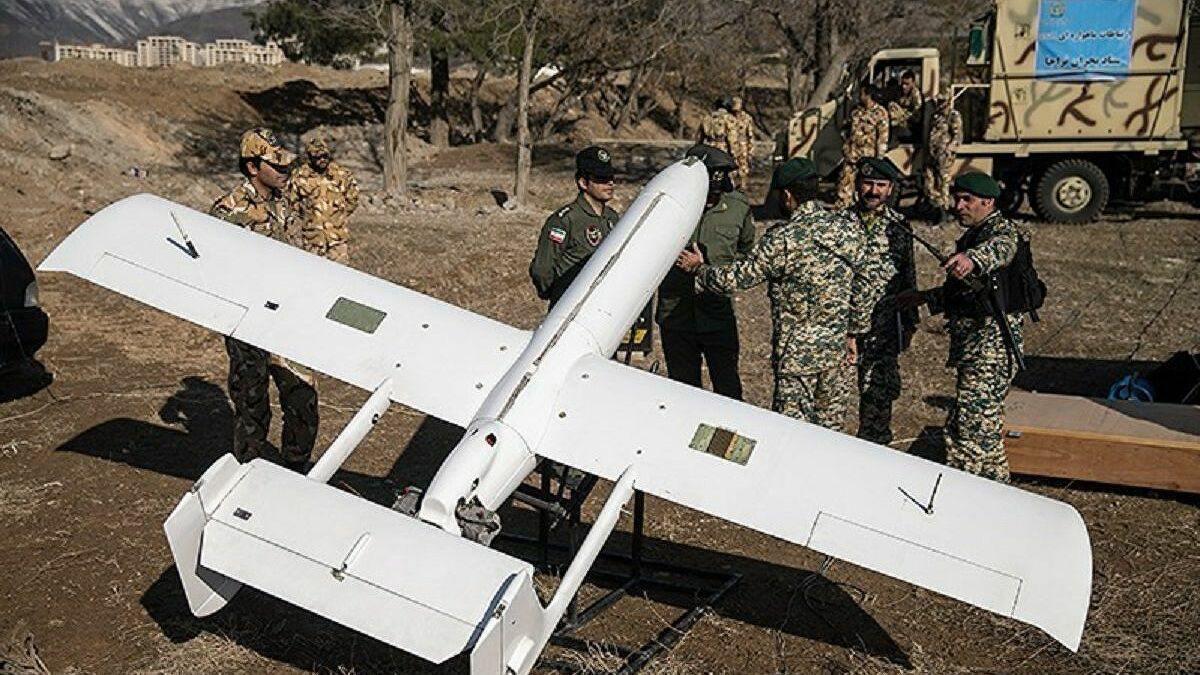 ifmat - Iran shows off dozens of drones in military parade