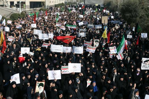 ifmat - More than 50000 in Iran demand end to military conscription