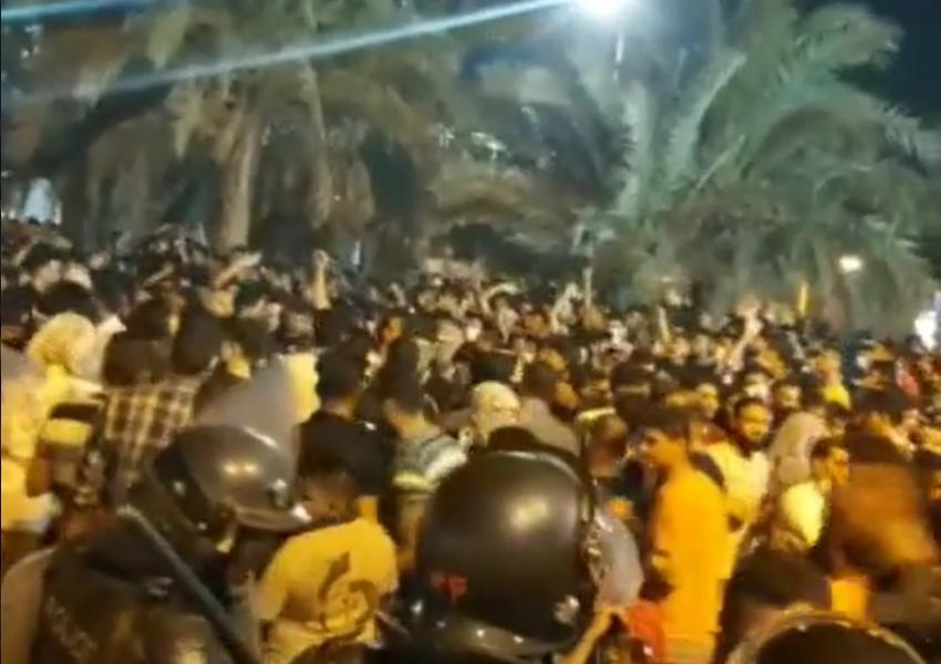 ifmat - Iran Protestors block roads call for death of Khamenei