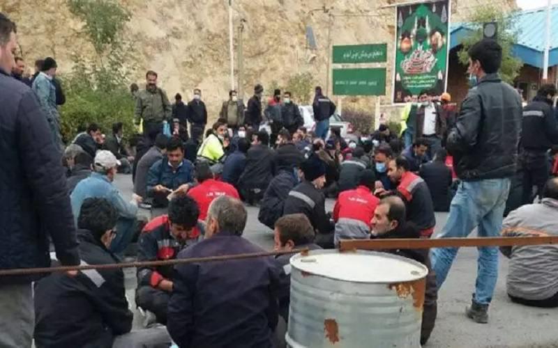 ifmat - Khamenei and his rule in fear of mounting protests
