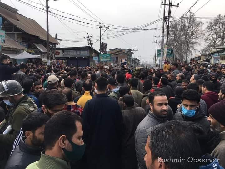 ifmat - Burning of Soleimani photo triggers protests in Central Kashmir