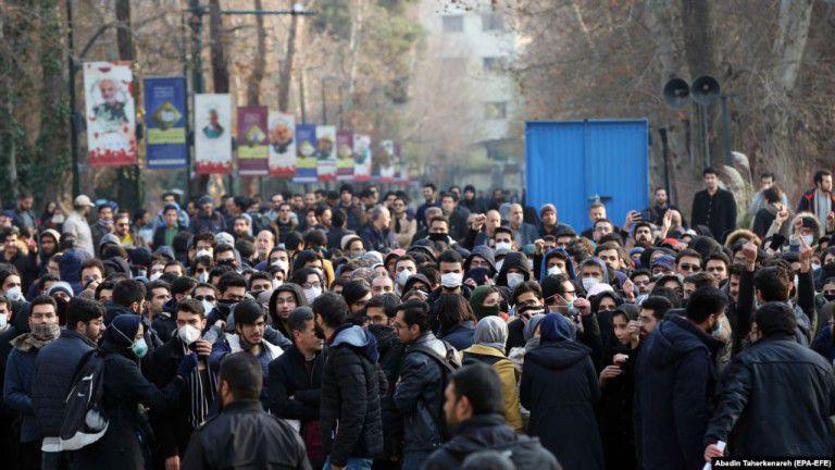 ifmat - Tehran students protest against tightened dress code restrictions