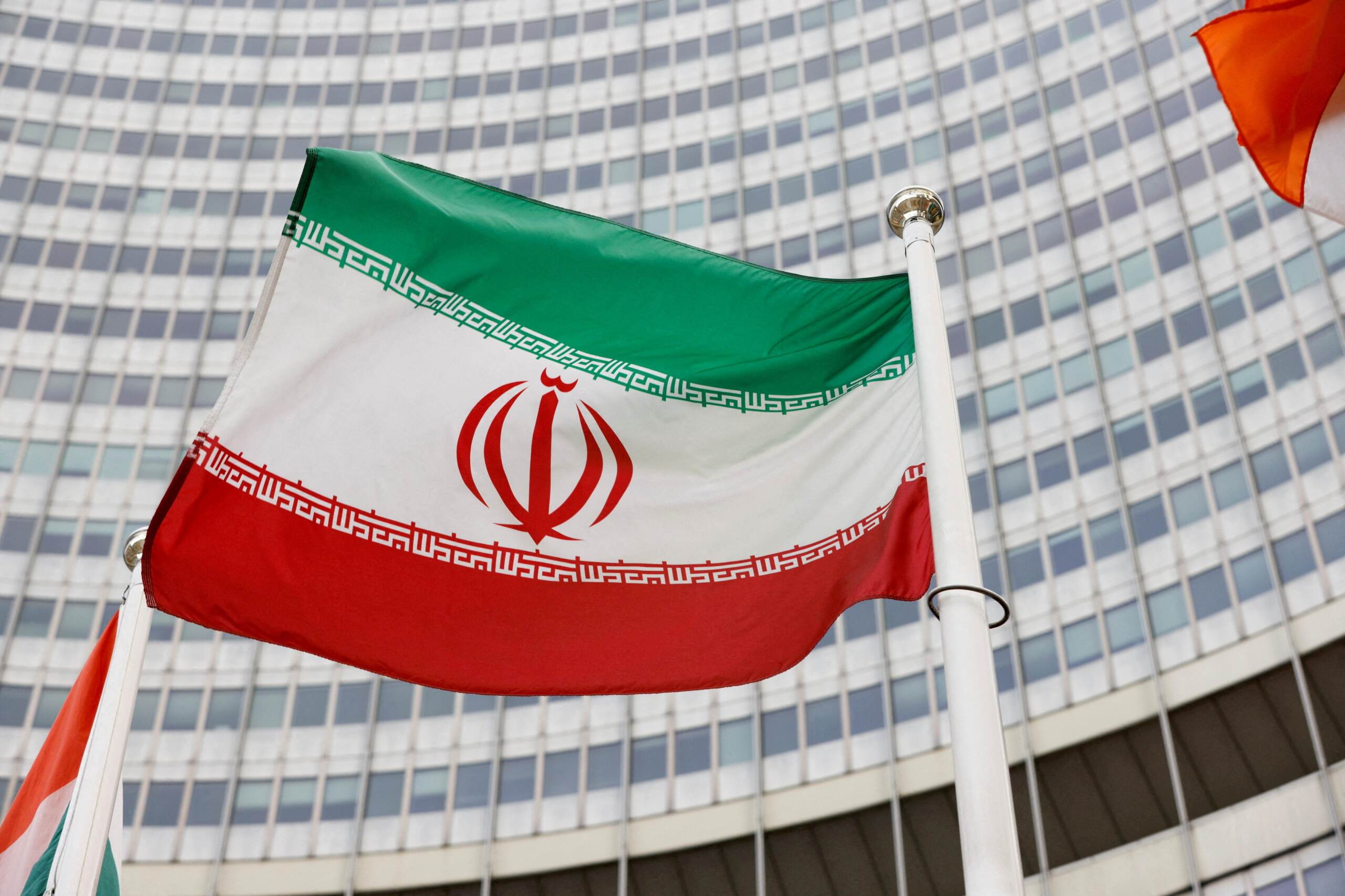 ifmat - Iran removes two IAEA surveillance cameras from nuclear facility