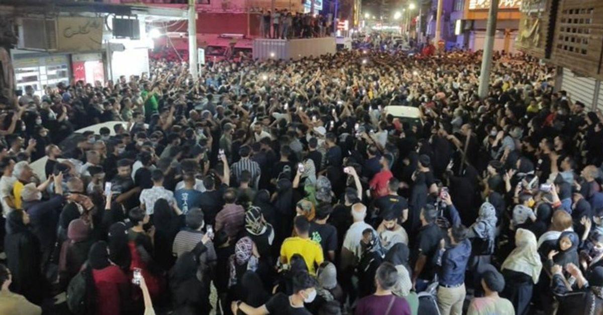 ifmat - Protests Bazaar strike show anger over high prices in Iran