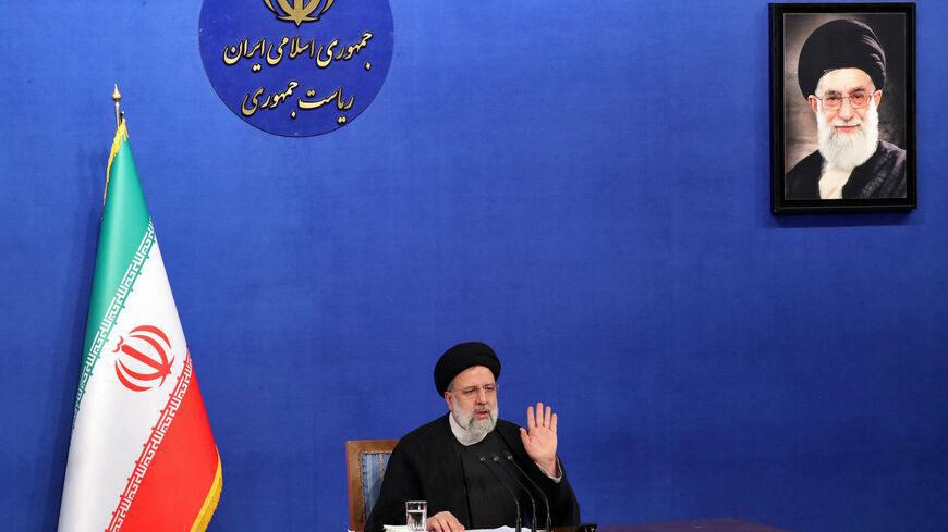 ifmat - Khamenei heaps praise on Iranian administration