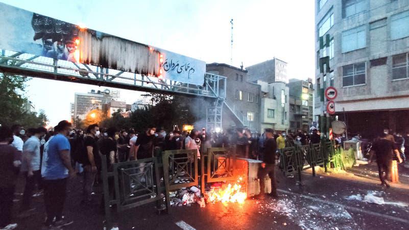 ifmat - Soleimani picture Burned by protesters in Iran paraded as martyr by Raisi at UN