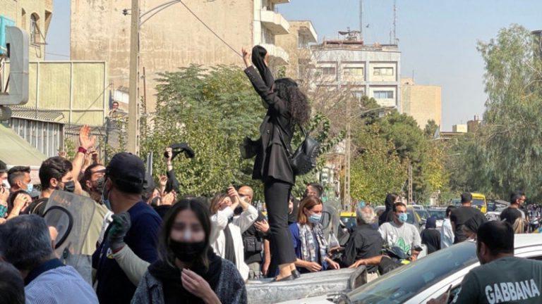 ifmat - Police Clash With Protesters At Tehran University