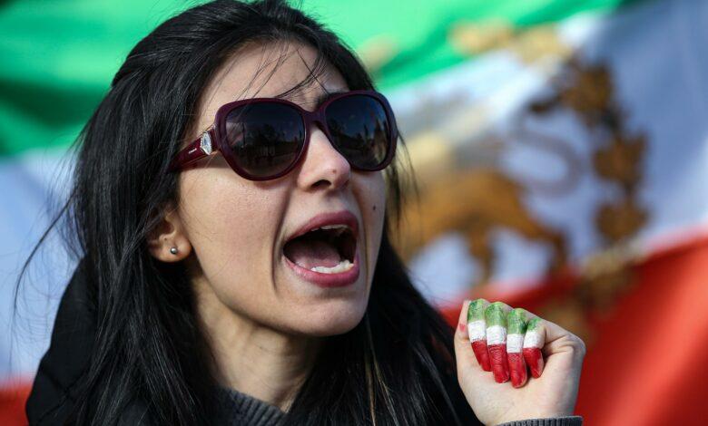 ifmat - Iranian filmmaker sentenced to 9 years of prison over protests