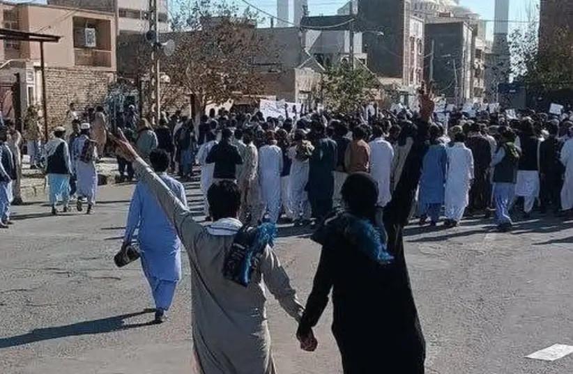 ifmat - Iranian forces buildup in Zahedan ahead of weekly Friday prayer protests