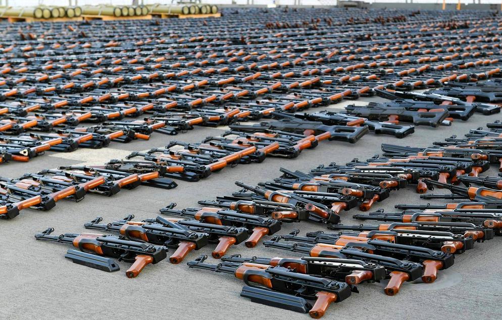 ifmat - France seizes Iran assault rifles and missiles heading to Yemen