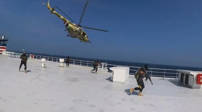 ifmat - Iran-backed Yemen rebels helicopter-borne attack on ship raises risks in crucial Red Sea